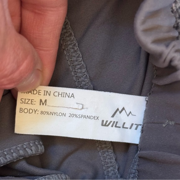 WILLIT Women’s 2.5 Inch Gray Yoga Shorts Size Medium - Picture 8 of 8